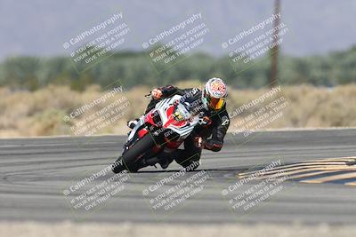 media/Oct-13-2025-Moto Forza (Mon) [[a66d839500]]/3-B Group/Session 3 (Turn 16)/